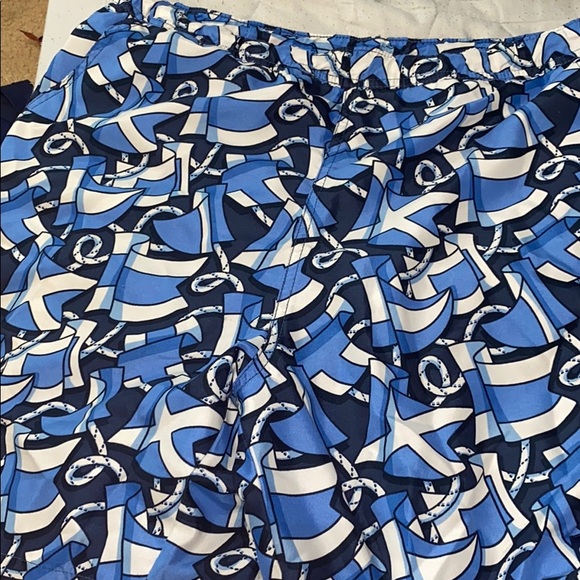 Vineyard vines swimming trunks - Picture 2 of 3
